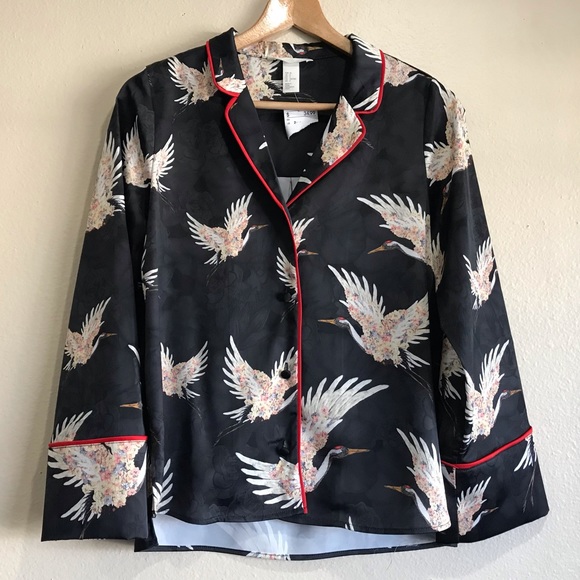 H&M Black with Red Lining Crane Print Top - Picture 1 of 5